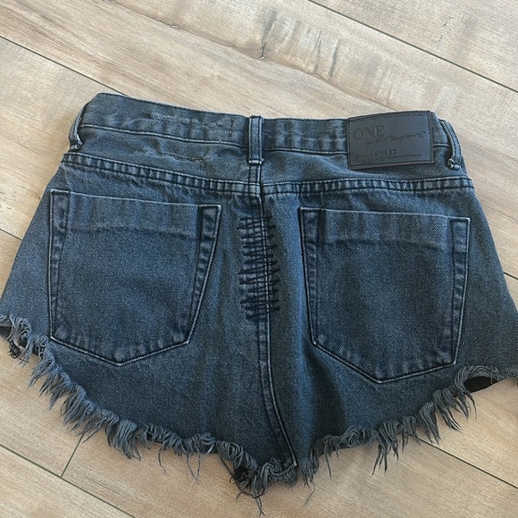 One by One Teaspoon Junk Yard Distressed Raw Hem Mini Skirt Sz 24 - Picture 8 of 13